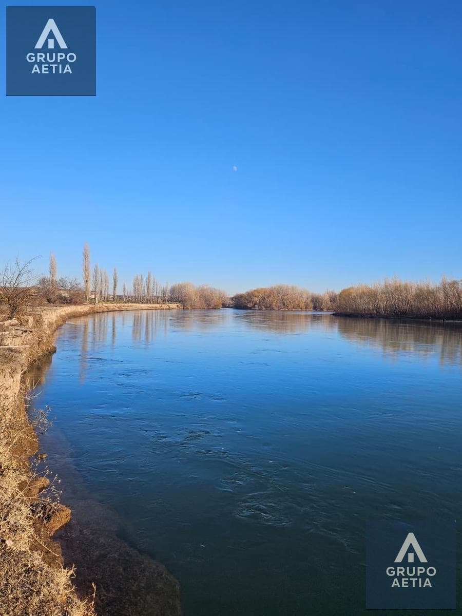 El brazo del río abriéndose entre las islas